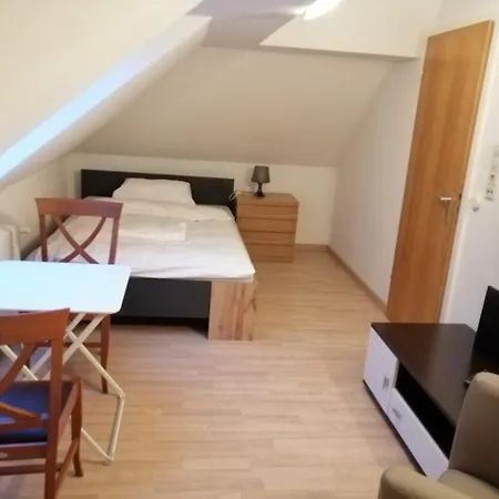 Zimmervermietung Lamm, Zugang Erfolgt Selbstständig über Ein Schlüsseltresor Dettingen unter Teck