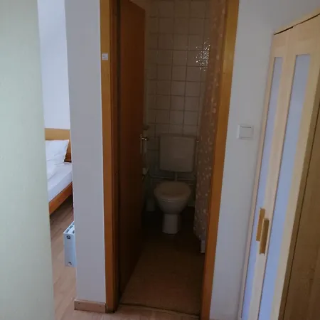 Gasthof Zimmervermietung Lamm, Zugang Erfolgt Selbstständig über Ein Schlüsseltresor